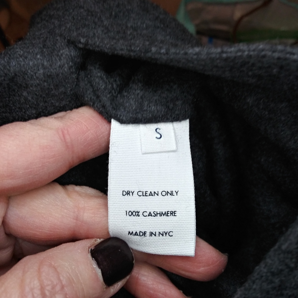 ROYL Designer Luxury Loungewear Charcoal Gray, 100% Italian Cashmere Wrap Jacket - Picture 12 of 13